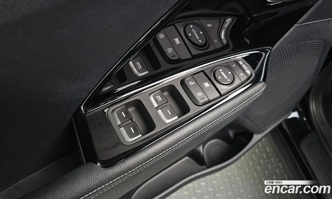 Kia Niro 2017 1.6 автомат (гидро), фото 18 Kia Niro 2017 1.6 автомат (гидро), фото 18