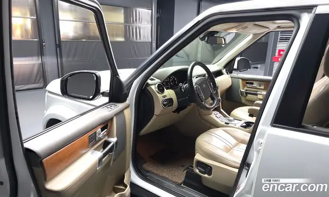 Land Rover Discovery 2015 3.0 автомат (гидро), миниатюра 10 Land Rover Discovery 2015 3.0 автомат (гидро), миниатюра 10