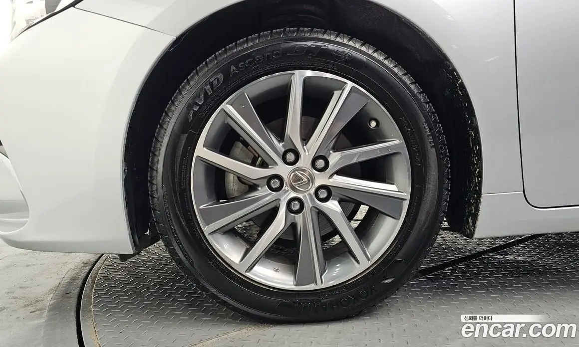 Lexus ES 2016 2.5 автомат (гидро), фото 5