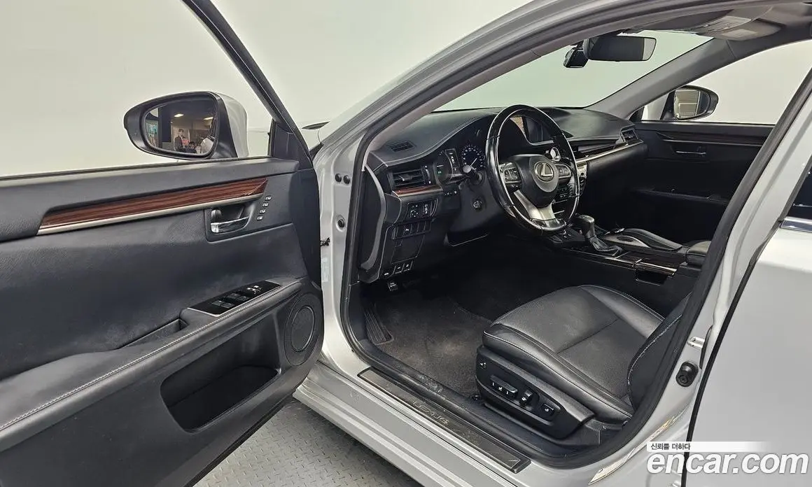 Lexus ES 2016 2.5 автомат (гидро), фото 10
