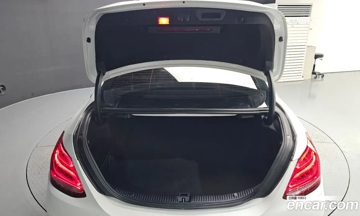 Mercedes-Benz C-Class 2017 2.0 автомат (гидро), фото 20 Mercedes-Benz C-Class 2017 2.0 автомат (гидро), фото 20