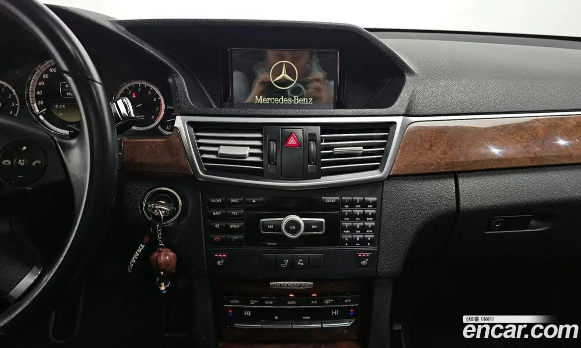 Mercedes-Benz E-Class 2012 3.5 автомат (гидро), фото 15 Mercedes-Benz E-Class 2012 3.5 автомат (гидро), фото 15