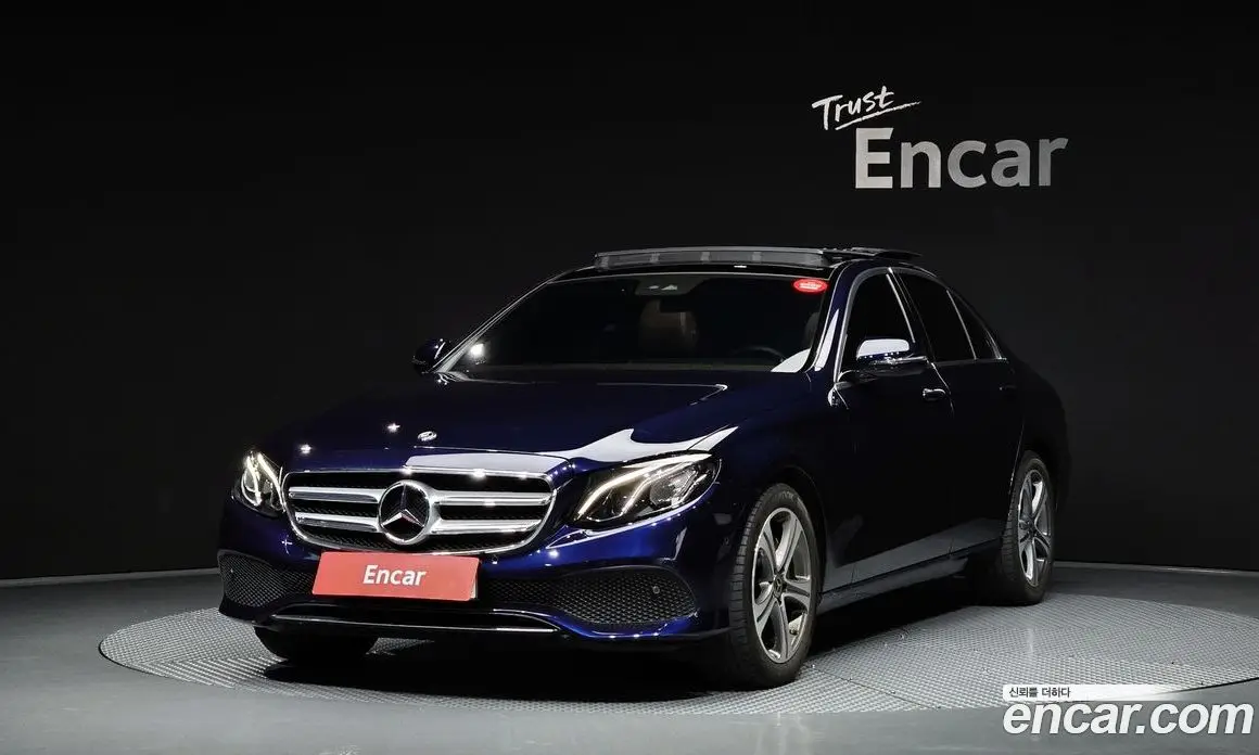 Mercedes-Benz E-Class 2019 2.0 автомат (гидро), фото 1 Mercedes-Benz E-Class 2019 2.0 автомат (гидро), фото 1