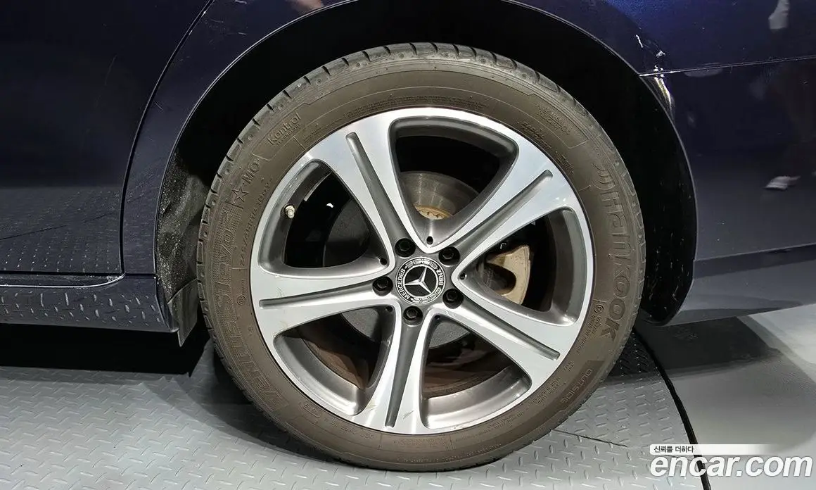 Mercedes-Benz E-Class 2019 2.0 автомат (гидро), фото 5 Mercedes-Benz E-Class 2019 2.0 автомат (гидро), фото 5