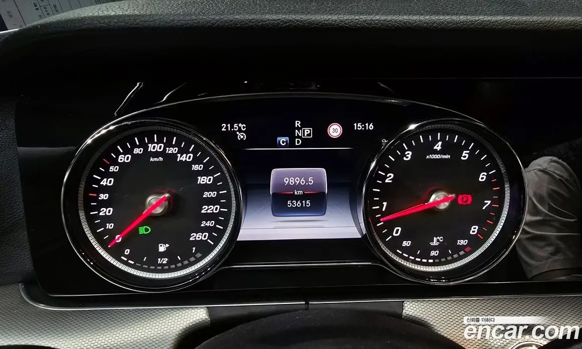 Mercedes-Benz E-Class 2019 2.0 автомат (гидро), фото 8 Mercedes-Benz E-Class 2019 2.0 автомат (гидро), фото 8