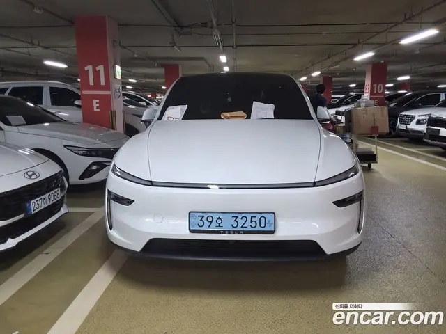 Tesla Model Y 2026 0.4 автомат (гидро), миниатюра 3