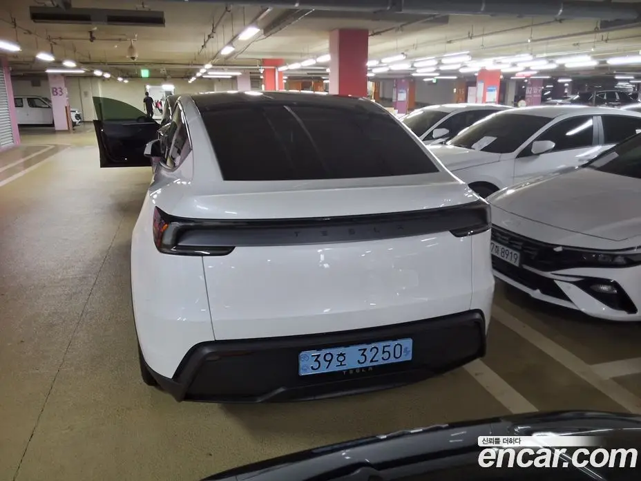 Tesla Model Y 2026 0.4 автомат (гидро), фото 4