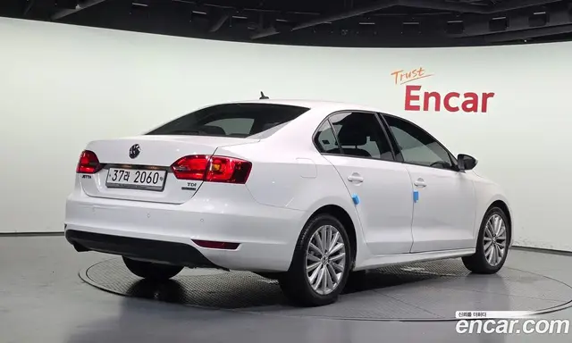 Volkswagen Jetta 2011 1.6 автомат (гидро), миниатюра 2 Volkswagen Jetta 2011 1.6 автомат (гидро), миниатюра 2