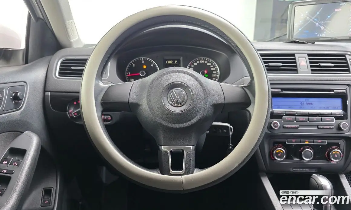 Volkswagen Jetta 2011 1.6 автомат (гидро), фото 13 Volkswagen Jetta 2011 1.6 автомат (гидро), фото 13