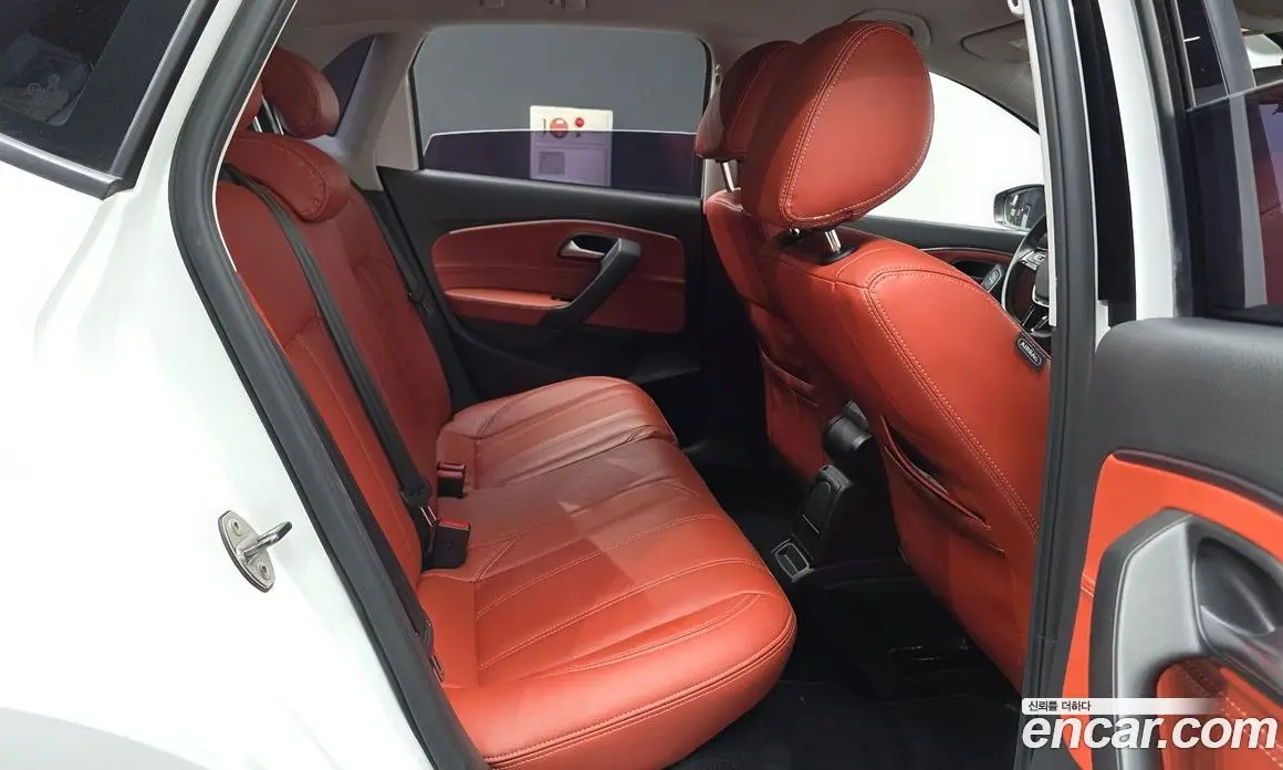 Volkswagen Polo 2015 1.4 автомат (гидро), фото 12 Volkswagen Polo 2015 1.4 автомат (гидро), фото 12