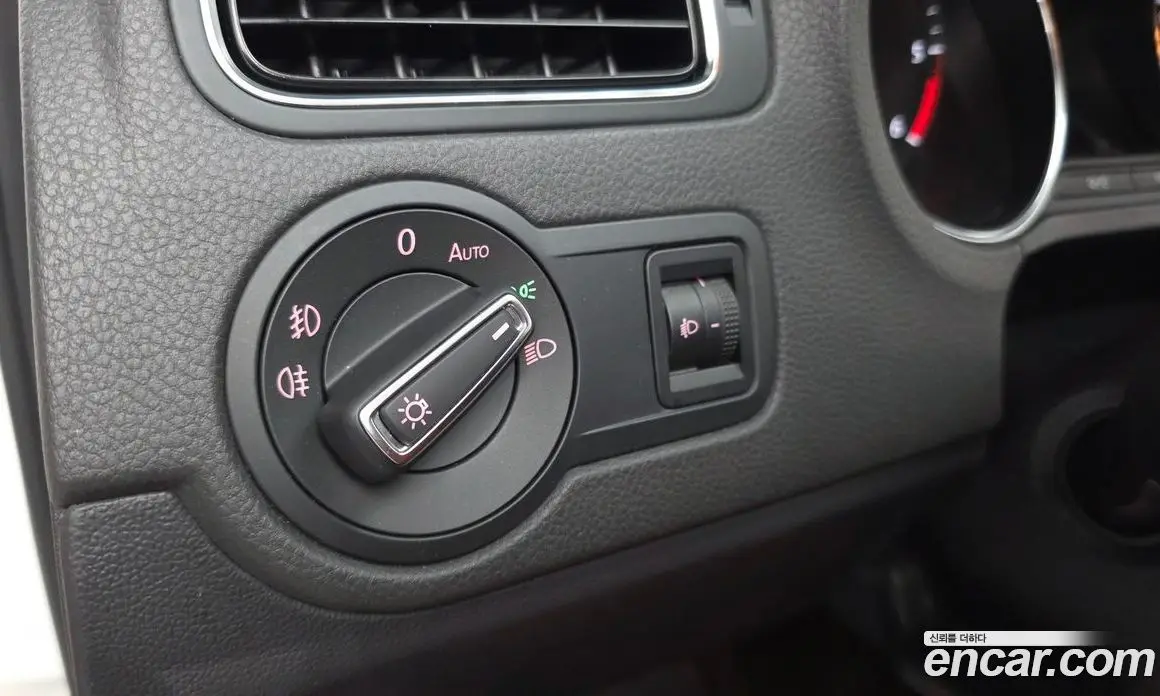 Volkswagen Polo 2015 1.4 автомат (гидро), фото 15 Volkswagen Polo 2015 1.4 автомат (гидро), фото 15