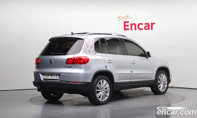 Volkswagen Tiguan 2012 2.0 автомат (гидро), миниатюра 2