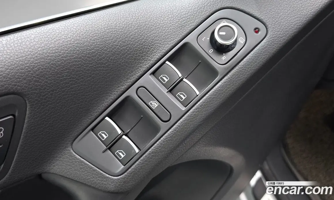 Volkswagen Tiguan 2012 2.0 автомат (гидро), фото 15