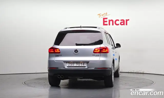 Volkswagen Tiguan 2012 2.0 автомат (гидро), миниатюра 4