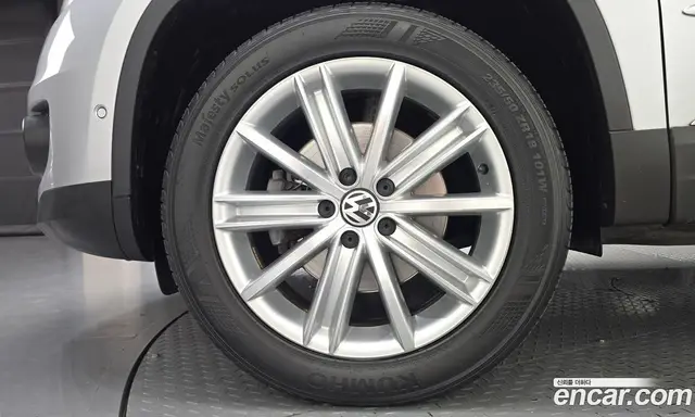 Volkswagen Tiguan 2012 2.0 автомат (гидро), миниатюра 5