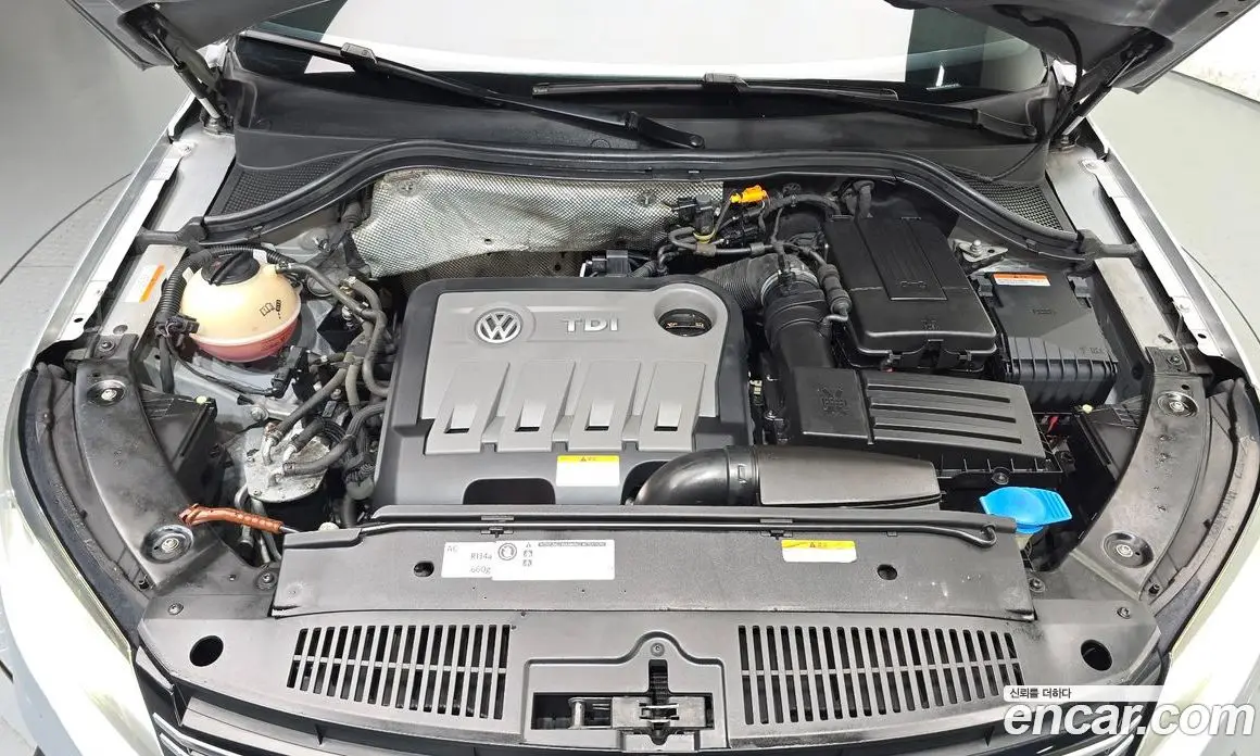 Volkswagen Tiguan 2012 2.0 автомат (гидро), фото 6