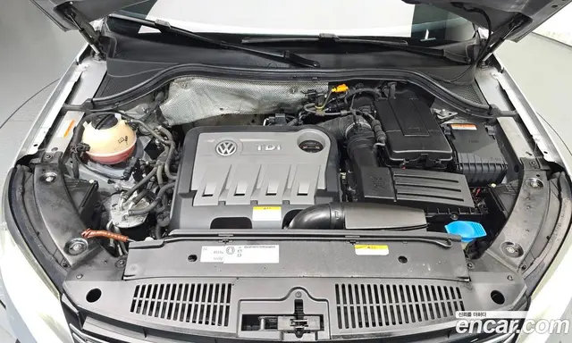 Volkswagen Tiguan 2012 2.0 автомат (гидро), миниатюра 6