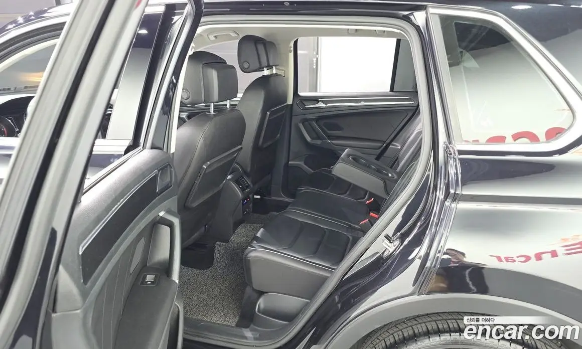 Volkswagen Tiguan 2018 2.0 автомат (гидро), фото 11 Volkswagen Tiguan 2018 2.0 автомат (гидро), фото 11
