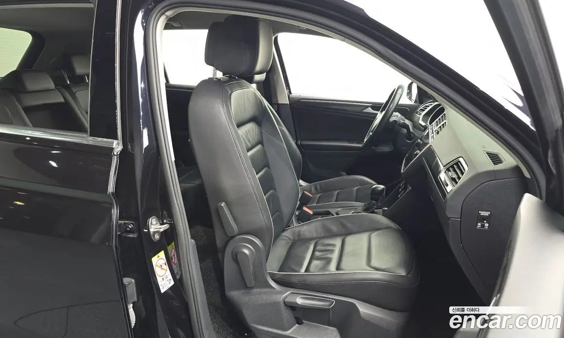 Volkswagen Tiguan 2018 2.0 автомат (гидро), фото 12 Volkswagen Tiguan 2018 2.0 автомат (гидро), фото 12