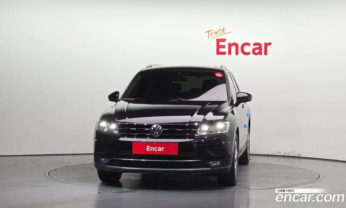Volkswagen Tiguan 2018 2.0 автомат (гидро), фото 3 Volkswagen Tiguan 2018 2.0 автомат (гидро), фото 3
