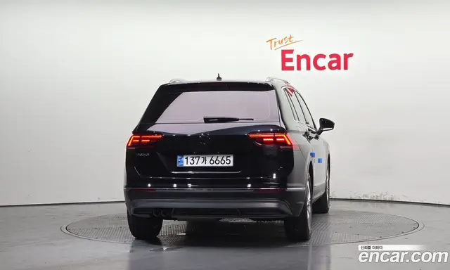 Volkswagen Tiguan 2018 2.0 автомат (гидро), миниатюра 4 Volkswagen Tiguan 2018 2.0 автомат (гидро), миниатюра 4