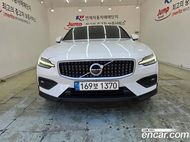 Volvo V60 2021 2.0 автомат (гидро), миниатюра 2