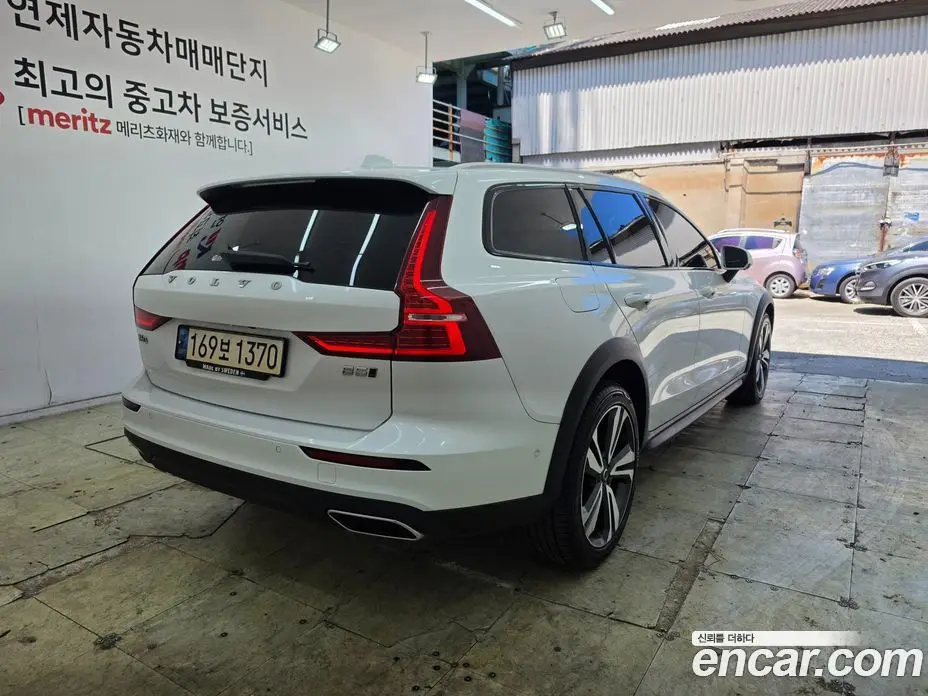 Volvo V60 2021 2.0 автомат (гидро), фото 3
