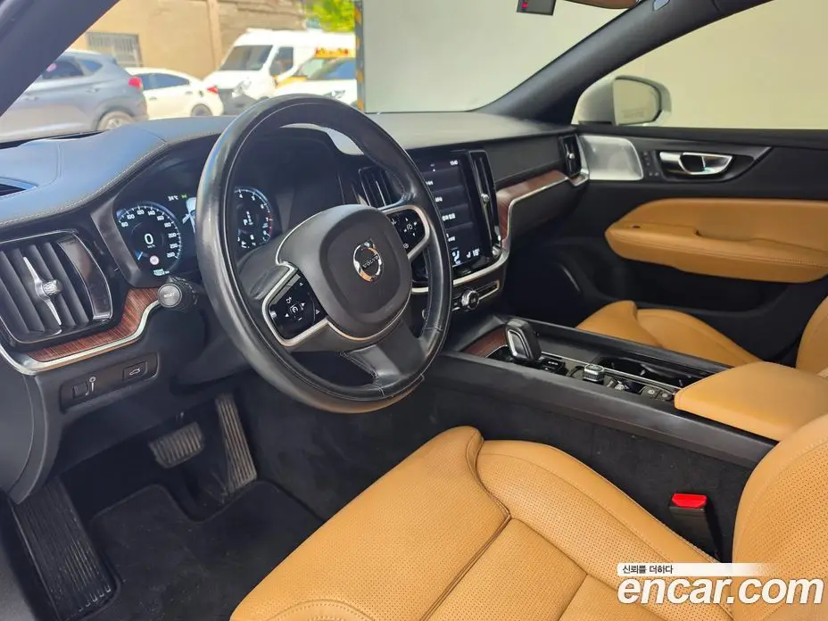 Volvo V60 2021 2.0 автомат (гидро), фото 7