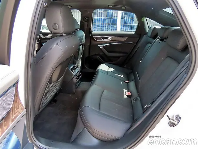 Audi A6 2023 2.0 автомат (гидро), миниатюра 6