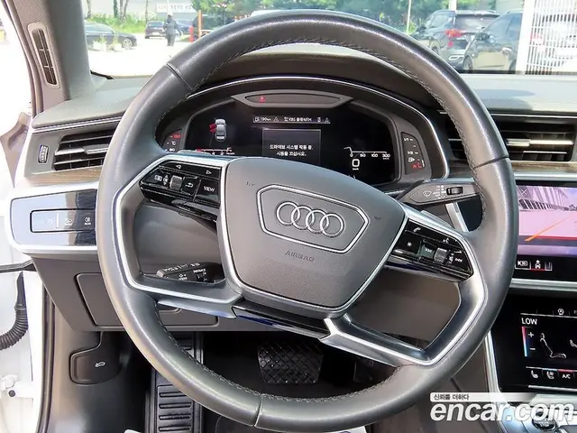 Audi A6 2023 2.0 автомат (гидро), миниатюра 8