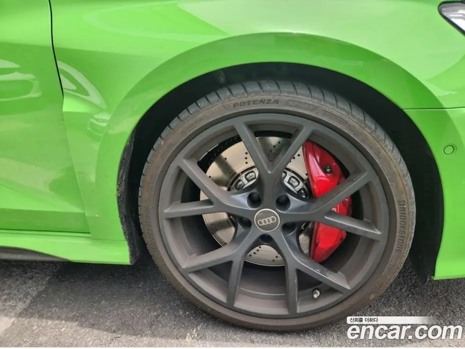 Audi RS3 2025 2.5 автомат (гидро), фото 4 Audi RS3 2025 2.5 автомат (гидро), фото 4