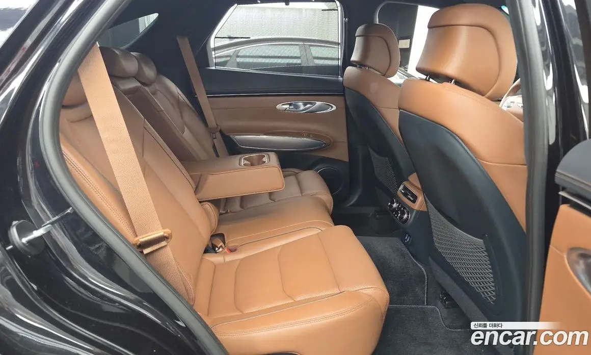 Genesis GV70 2022 2.5 автомат (гидро), фото 12 Genesis GV70 2022 2.5 автомат (гидро), фото 12