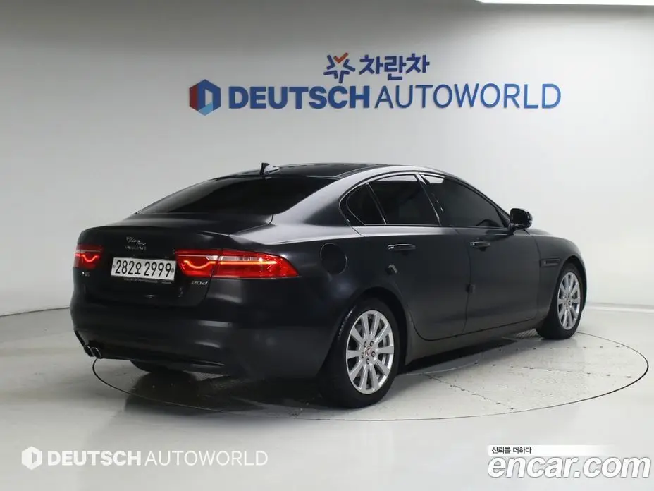 Jaguar XE 2015 2.0 автомат (гидро), фото 2 Jaguar XE 2015 2.0 автомат (гидро), фото 2