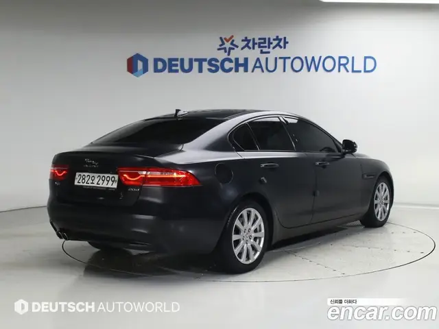 Jaguar XE 2015 2.0 автомат (гидро), миниатюра 2 Jaguar XE 2015 2.0 автомат (гидро), миниатюра 2