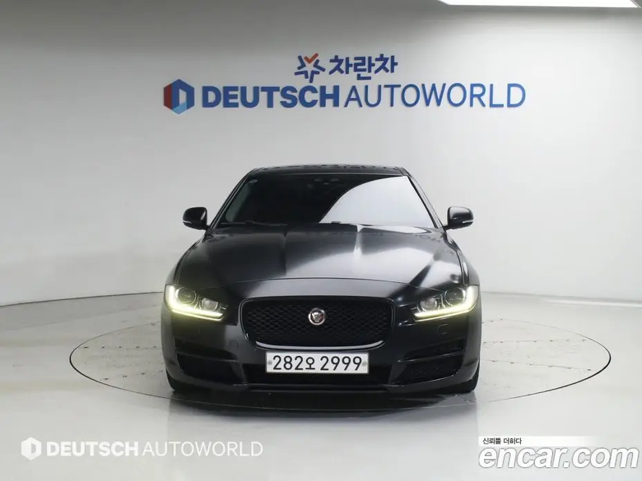 Jaguar XE 2015 2.0 автомат (гидро), фото 3 Jaguar XE 2015 2.0 автомат (гидро), фото 3