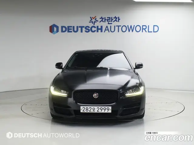 Jaguar XE 2015 2.0 автомат (гидро), миниатюра 3 Jaguar XE 2015 2.0 автомат (гидро), миниатюра 3