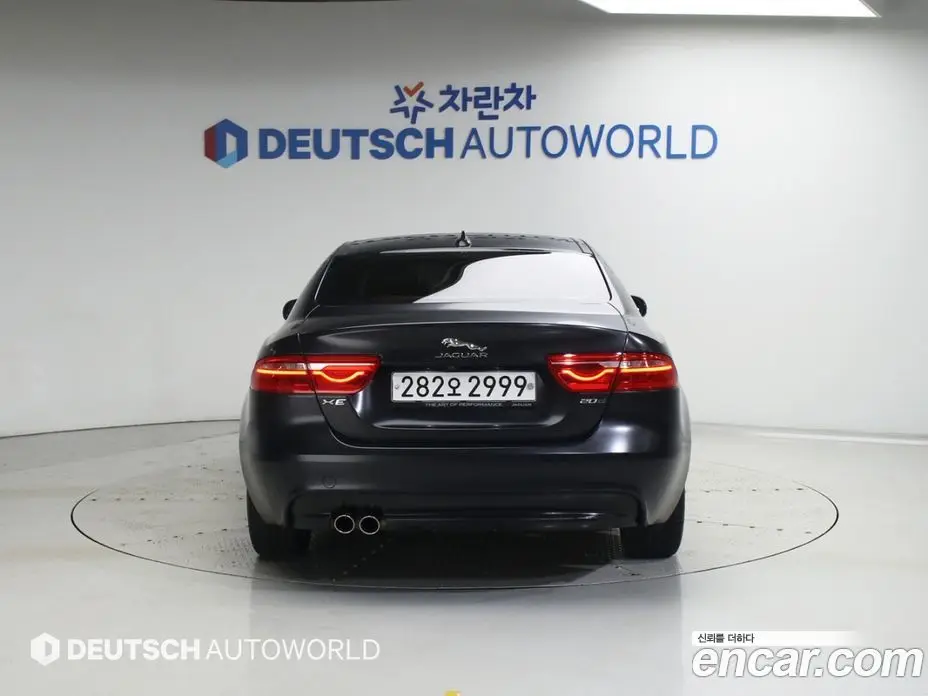 Jaguar XE 2015 2.0 автомат (гидро), фото 4 Jaguar XE 2015 2.0 автомат (гидро), фото 4