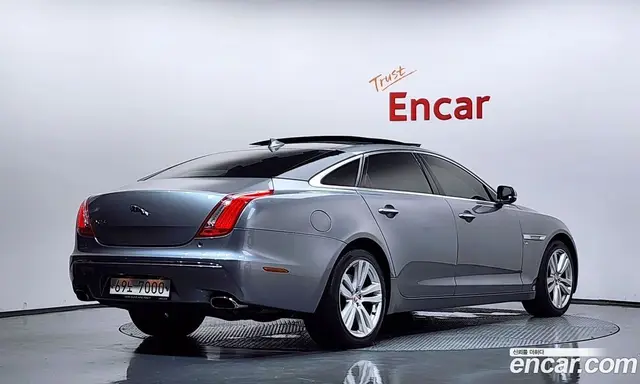 Jaguar XJ 2014 3.0 автомат (гидро), миниатюра 2