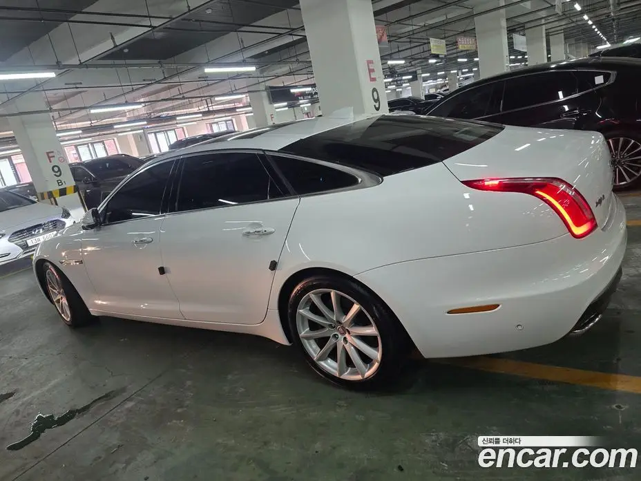 Jaguar XJ 2016 3.0 автомат (гидро), фото 3