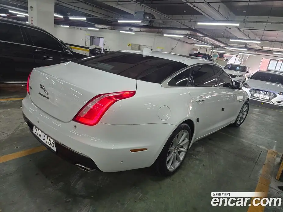 Jaguar XJ 2016 3.0 автомат (гидро), фото 4
