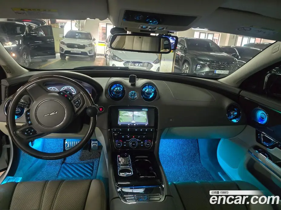 Jaguar XJ 2016 3.0 автомат (гидро), фото 7