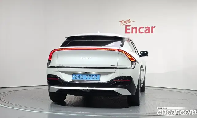 Kia EV6 2023 0.1 автомат (гидро), миниатюра 4 Kia EV6 2023 0.1 автомат (гидро), миниатюра 4