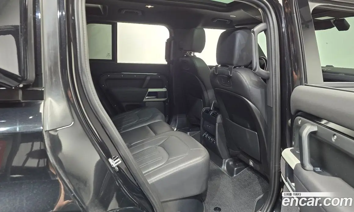 Land Rover Defender 2022 3.0 автомат (гидро), фото 11