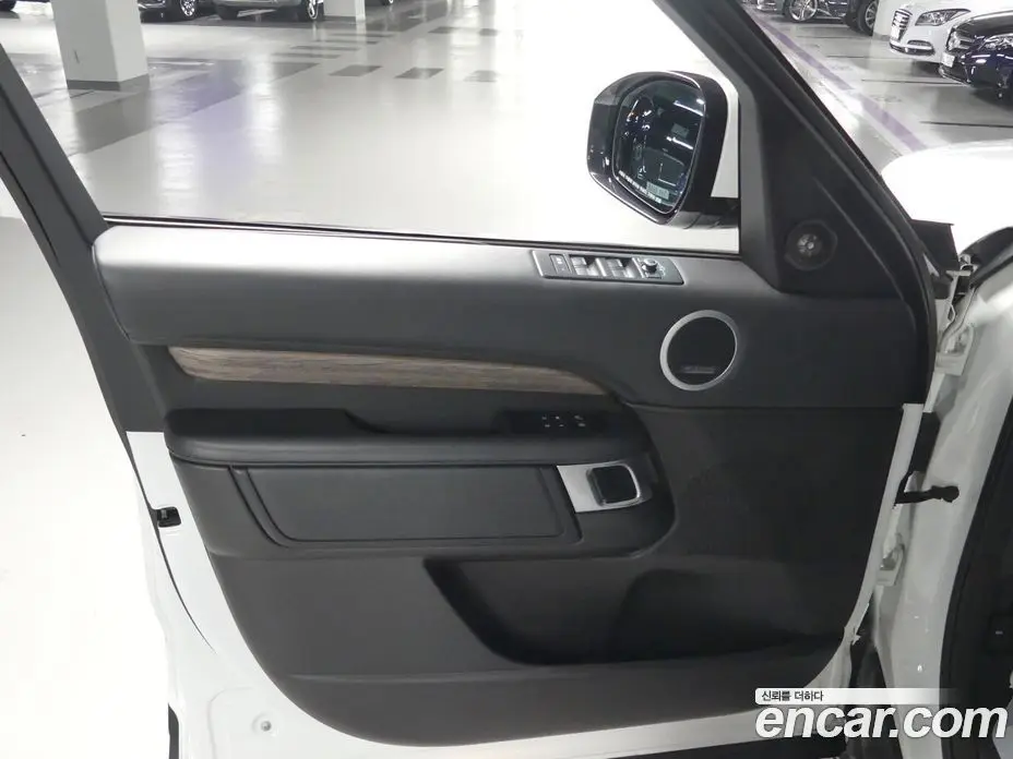 Land Rover Discovery 2017 3.0 автомат (гидро), фото 6 Land Rover Discovery 2017 3.0 автомат (гидро), фото 6