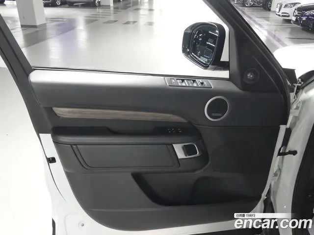 Land Rover Discovery 2017 3.0 автомат (гидро), миниатюра 6 Land Rover Discovery 2017 3.0 автомат (гидро), миниатюра 6