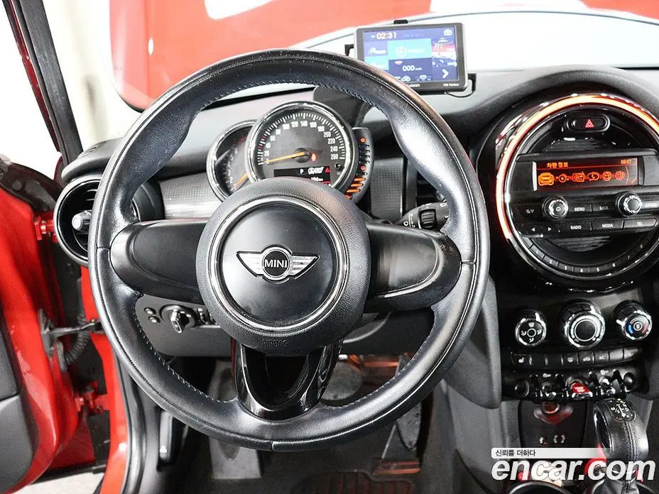 Mini Cooper 2016 1.5 автомат (гидро), фото 16 Mini Cooper 2016 1.5 автомат (гидро), фото 16