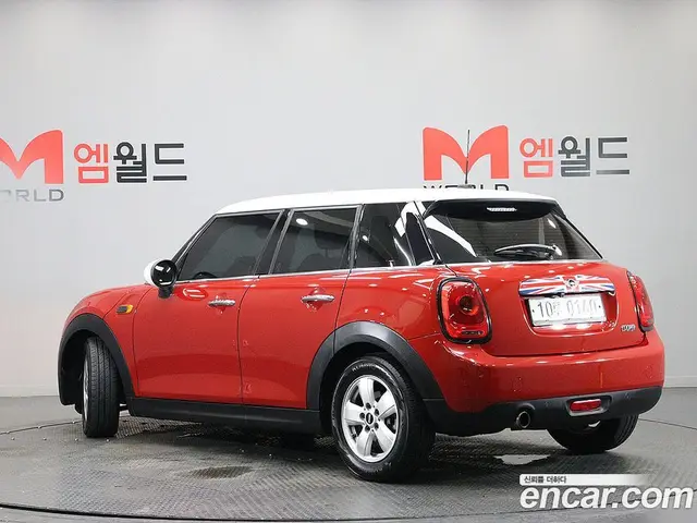 Mini Cooper 2016 1.5 автомат (гидро), миниатюра 4 Mini Cooper 2016 1.5 автомат (гидро), миниатюра 4