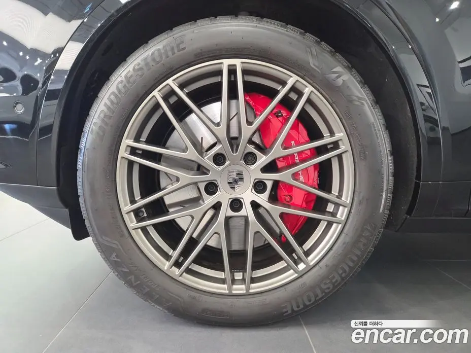 Porsche Cayenne 2025 4.0 автомат (гидро), фото 5 Porsche Cayenne 2025 4.0 автомат (гидро), фото 5