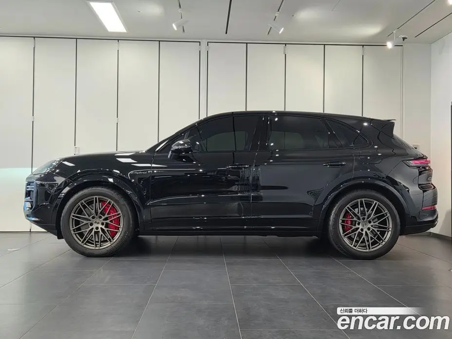 Porsche Cayenne 2025 4.0 автомат (гидро), фото 6 Porsche Cayenne 2025 4.0 автомат (гидро), фото 6