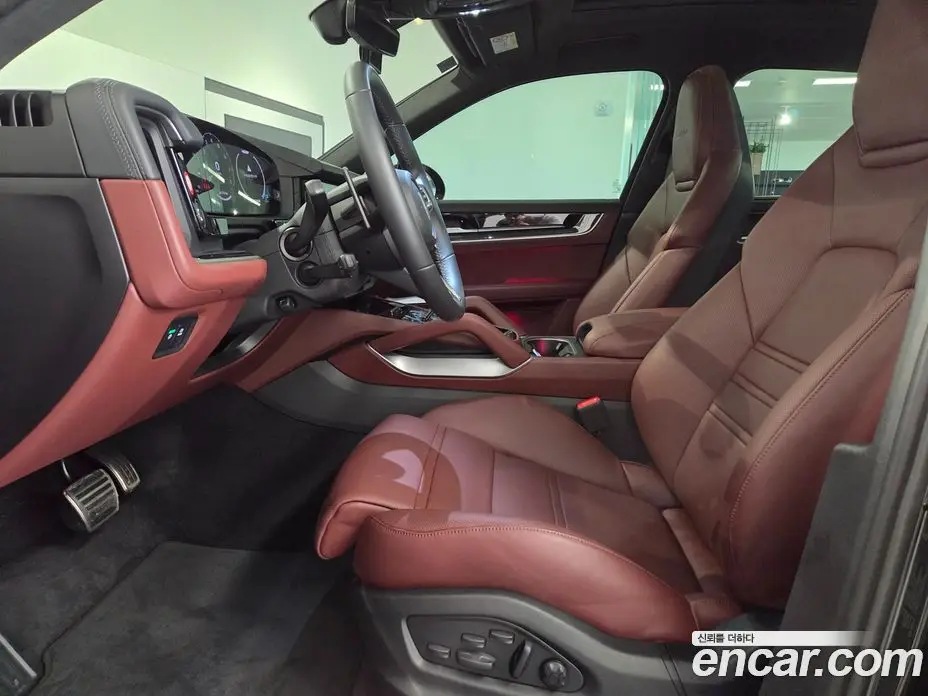 Porsche Cayenne 2025 4.0 автомат (гидро), фото 7 Porsche Cayenne 2025 4.0 автомат (гидро), фото 7